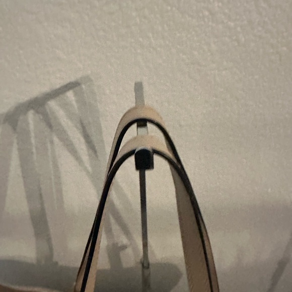 Michael Kors Jet Set Travel Large Top Zip Tote Vanilla Monogram - Picture 6 of 7